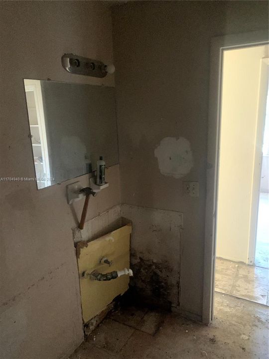 Недавно продано: $85,000 (3 спален, 1 ванн, 0 Квадратных фут)