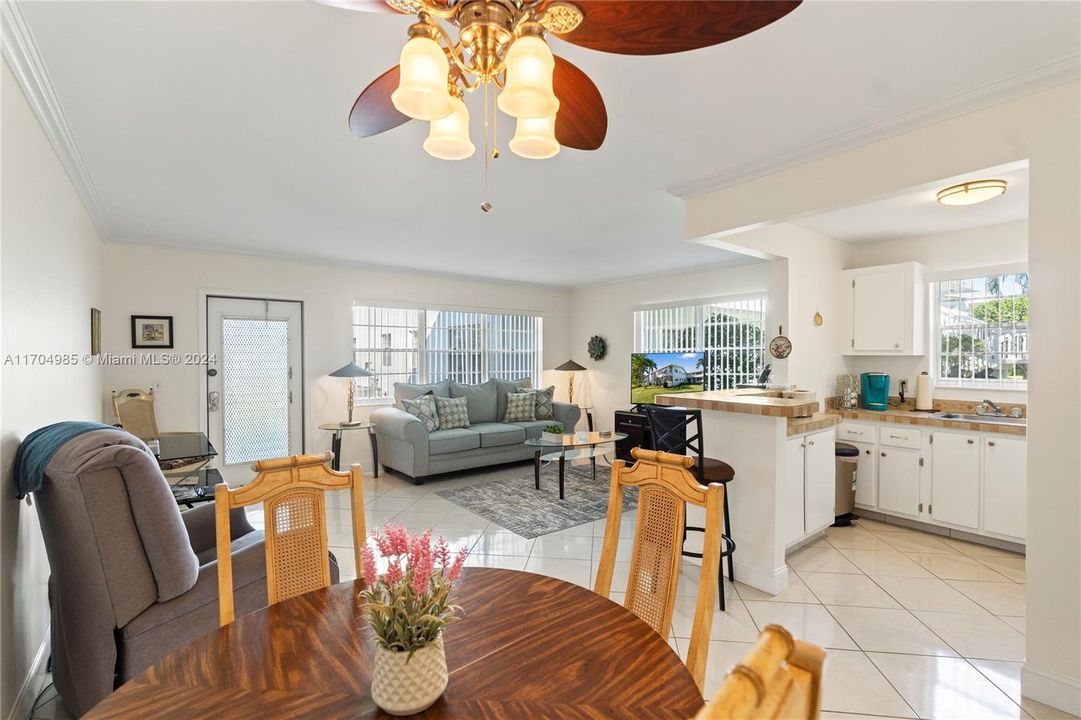 Active With Contract: $115,000 (1 beds, 1 baths, 703 Square Feet)