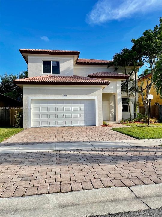 For Sale: $550,000 (3 beds, 2 baths, 2105 Square Feet)