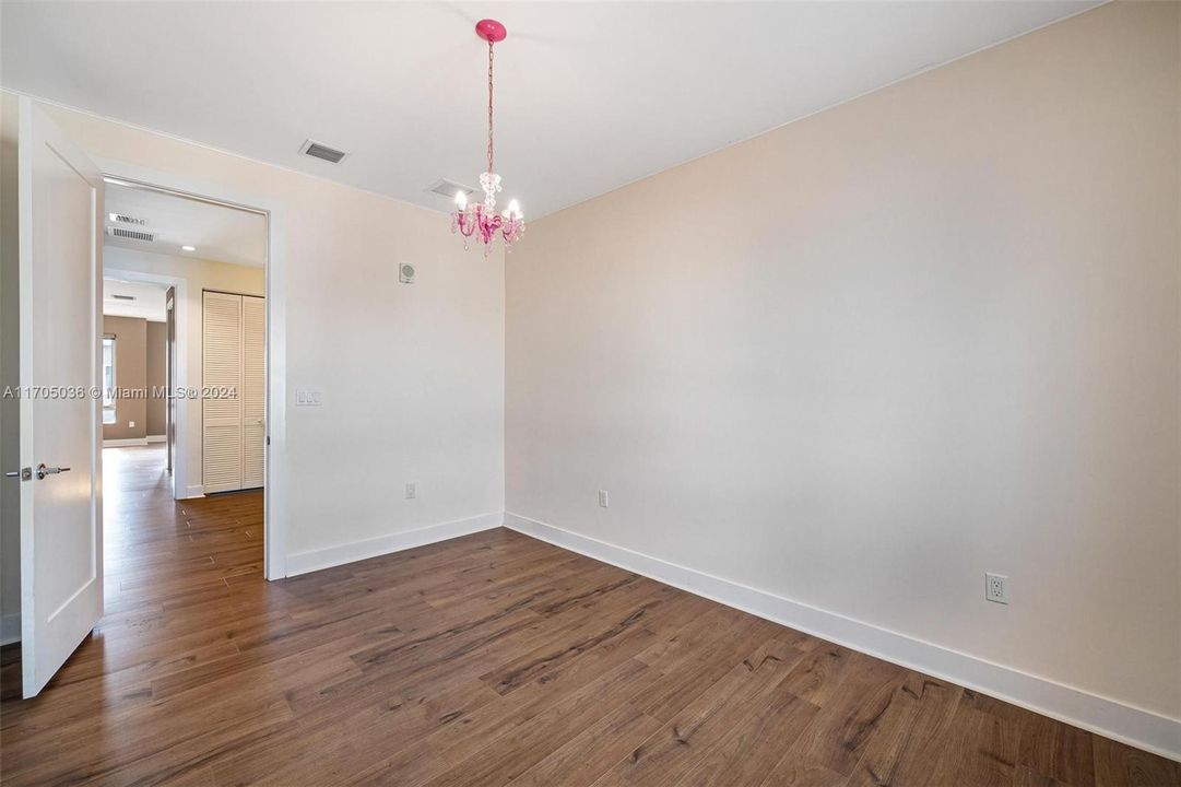 Active With Contract: $3,800 (3 beds, 3 baths, 1821 Square Feet)