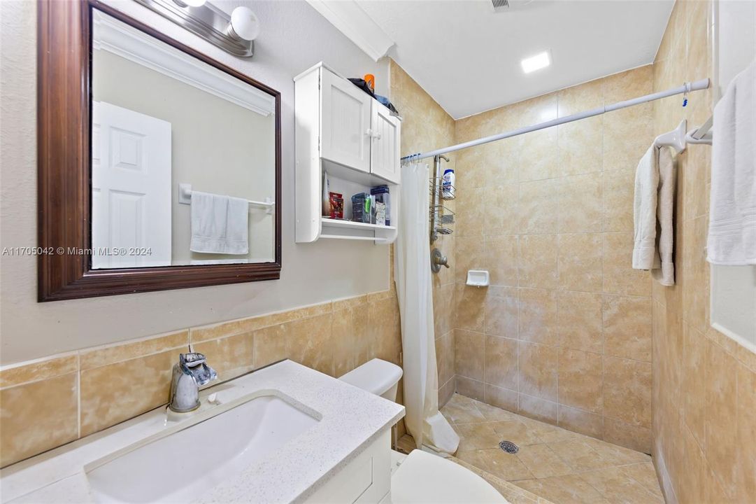 In-Law Qtrs Bathroom