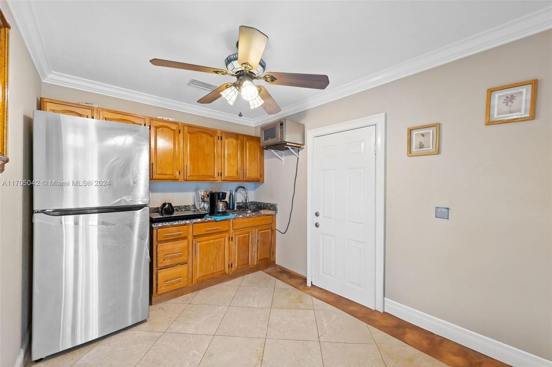 In-Law Qtrs Dining-Kitchen Area