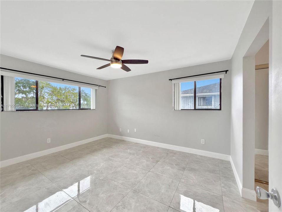 Active With Contract: $2,500 (2 beds, 2 baths, 870 Square Feet)