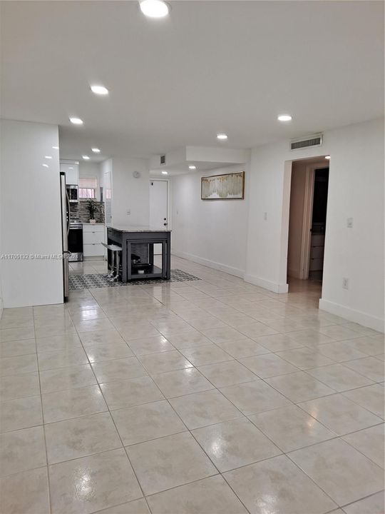 En Venta: $279,000 (2 camas, 1 baños, 998 Pies cuadrados)