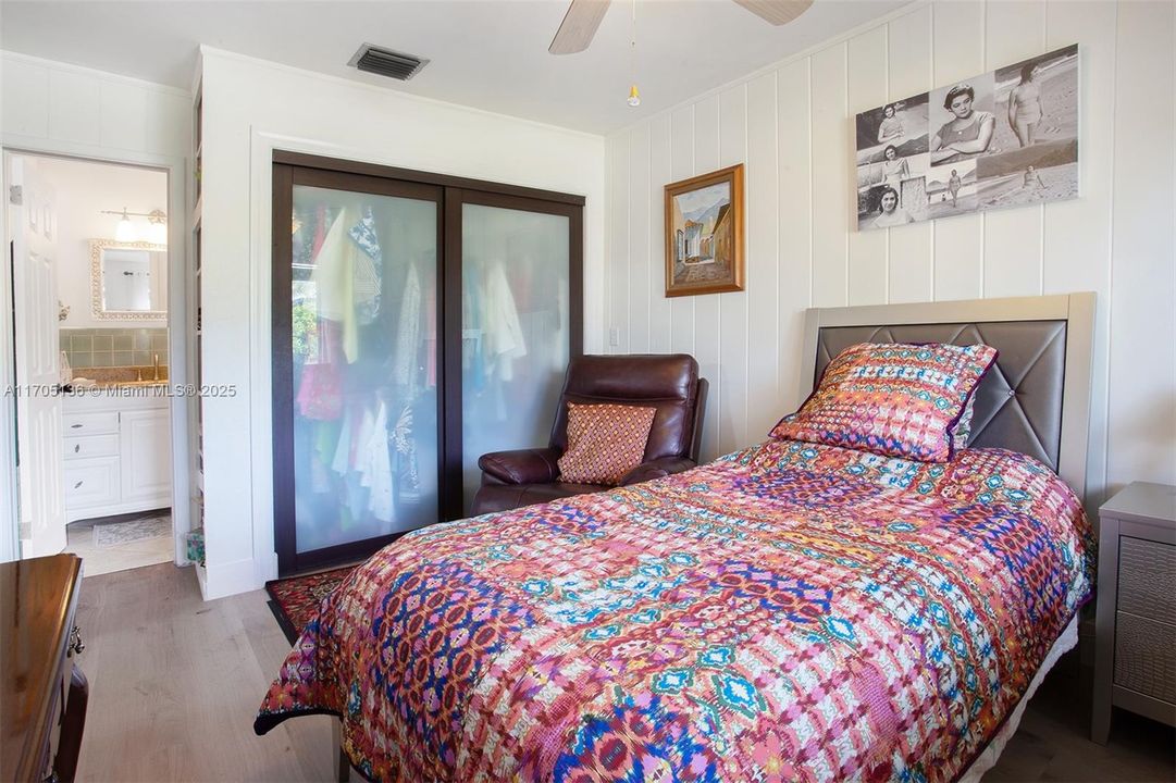 Под контрактом: $1,149,000 (3 спален, 2 ванн, 1488 Квадратных фут)