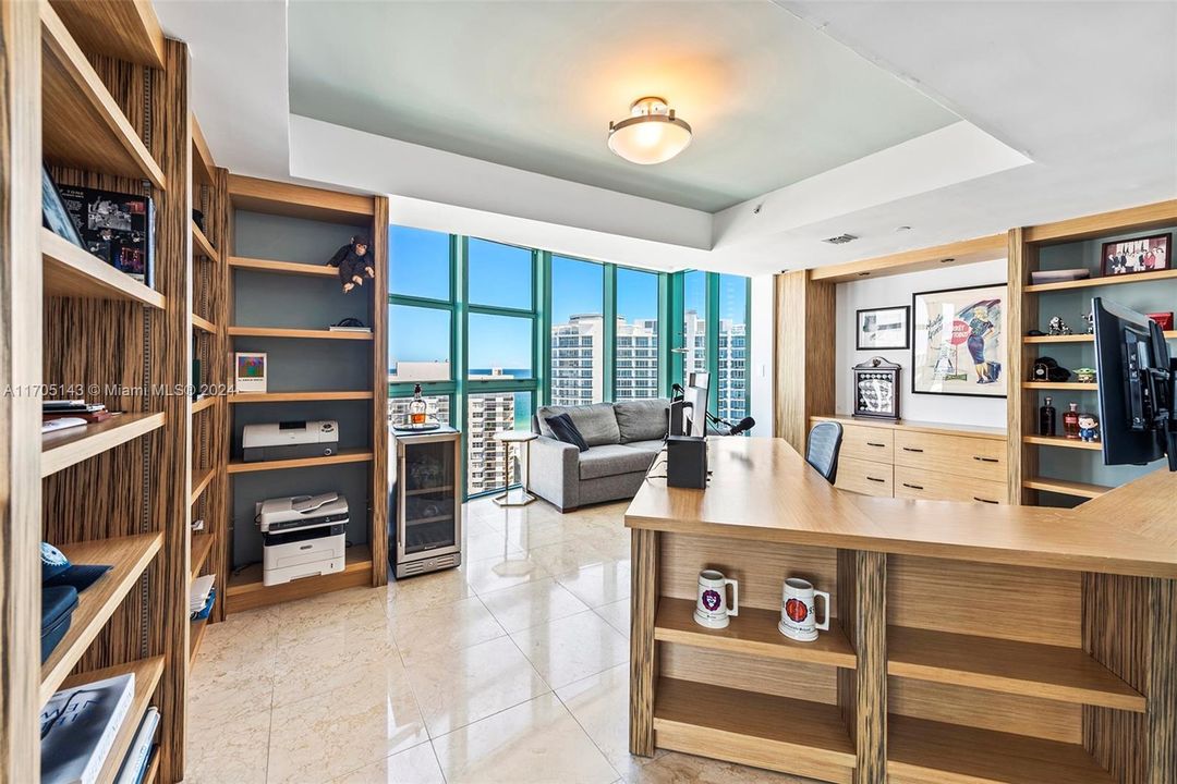 For Sale: $2,900,000 (2 beds, 2 baths, 2600 Square Feet)