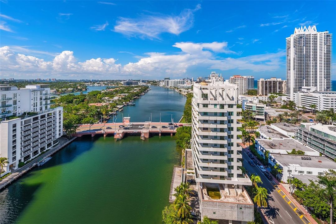 For Sale: $2,900,000 (2 beds, 2 baths, 2600 Square Feet)