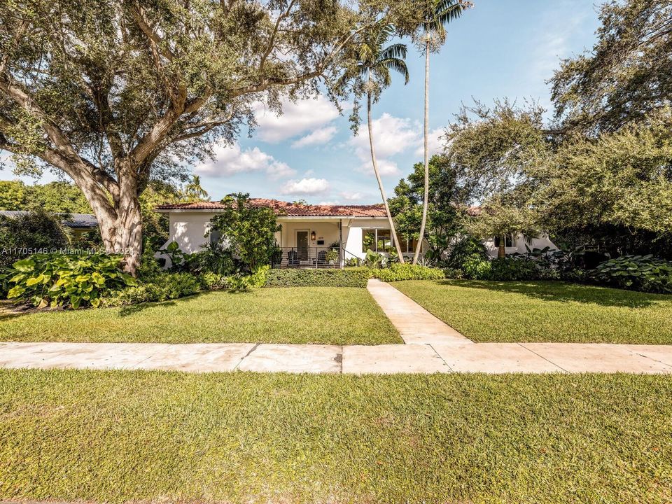 Recently Rented: $9,500 (3 beds, 2 baths, 2022 Square Feet)