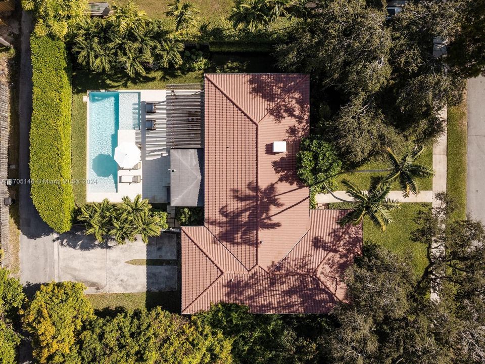 Recently Rented: $9,500 (3 beds, 2 baths, 2022 Square Feet)