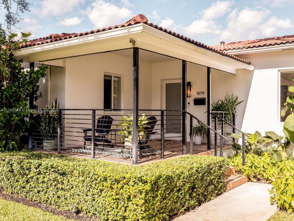 Recently Rented: $9,500 (3 beds, 2 baths, 2022 Square Feet)