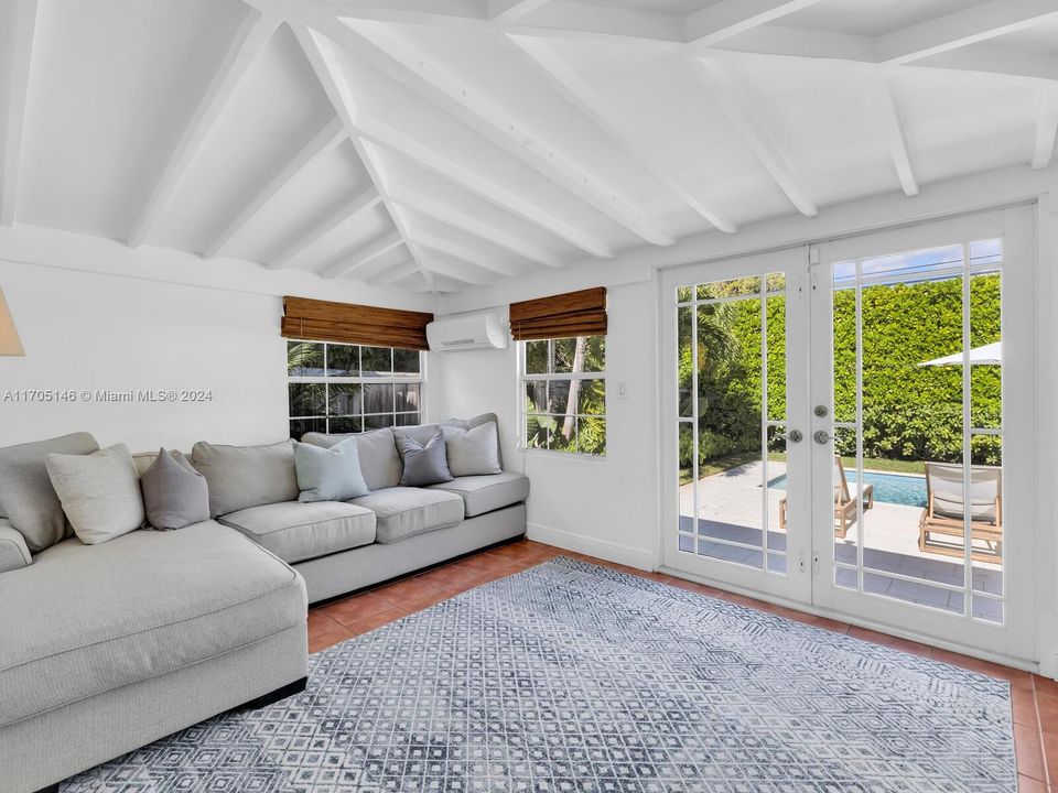 Recently Rented: $9,500 (3 beds, 2 baths, 2022 Square Feet)