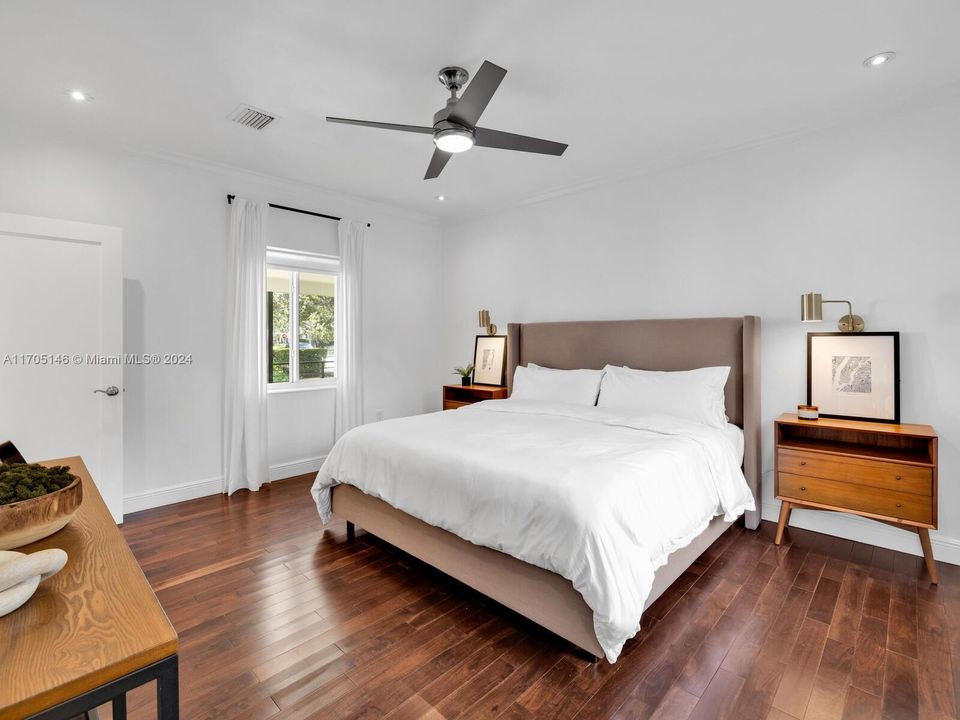 Recently Rented: $9,500 (3 beds, 2 baths, 2022 Square Feet)