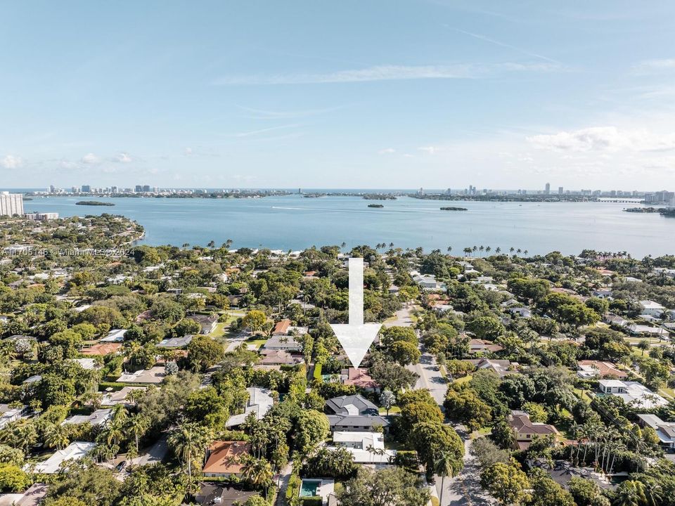 Recently Rented: $9,500 (3 beds, 2 baths, 2022 Square Feet)