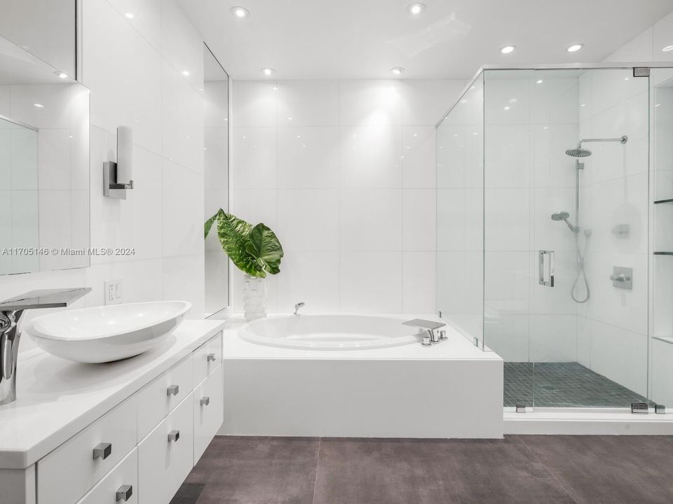 Recently Rented: $9,500 (3 beds, 2 baths, 2022 Square Feet)