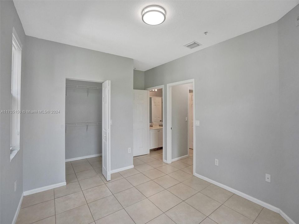 For Rent: $2,850 (2 beds, 2 baths, 1068 Square Feet)