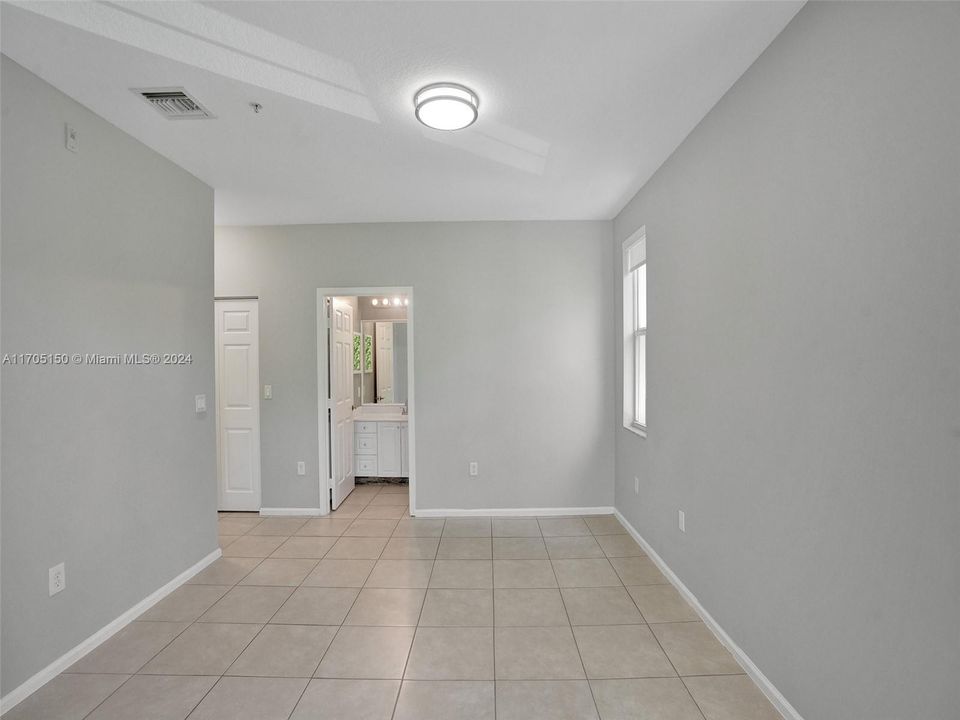 For Rent: $2,850 (2 beds, 2 baths, 1068 Square Feet)