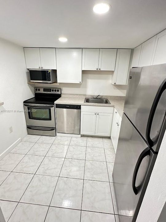 For Sale: $183,500 (1 beds, 1 baths, 720 Square Feet)