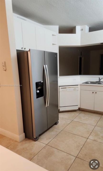 For Rent: $3,000 (2 beds, 2 baths, 1700 Square Feet)