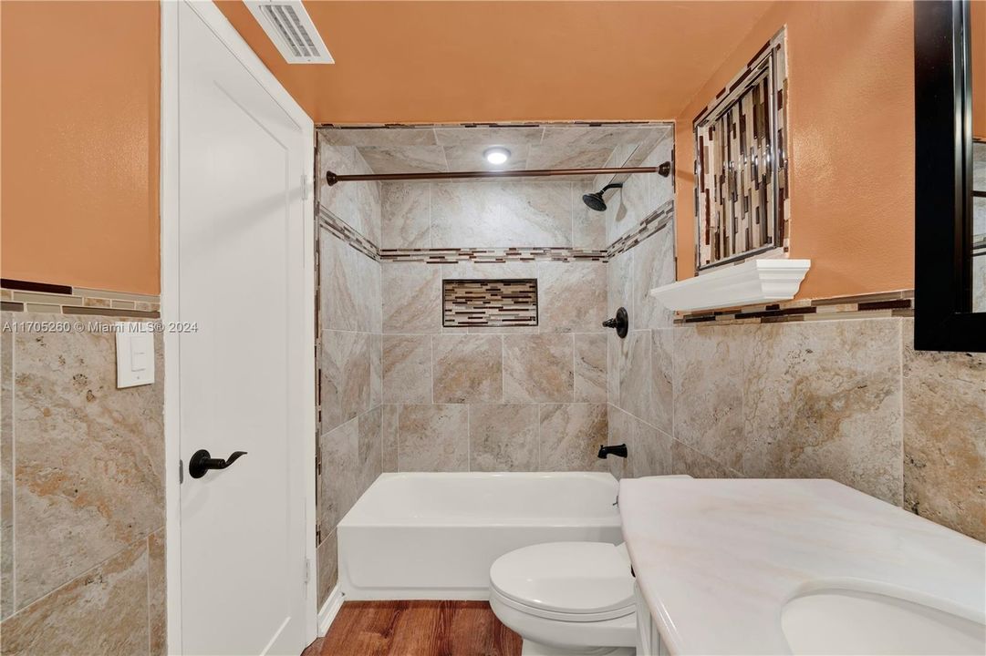 For Sale: $296,500 (2 beds, 2 baths, 1789 Square Feet)