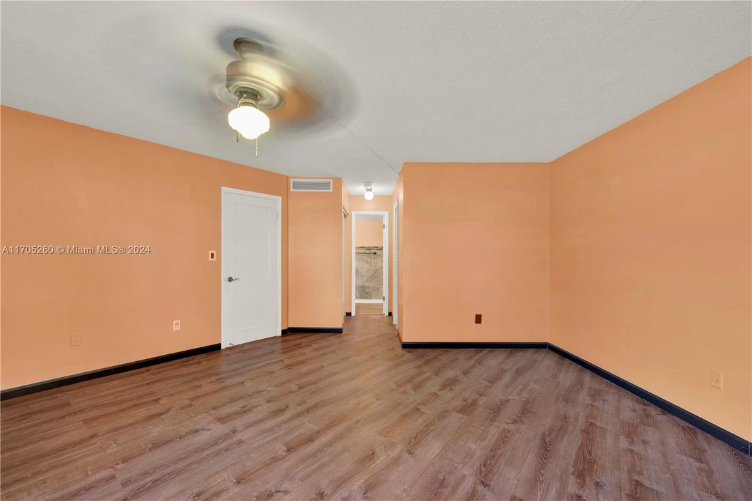 For Sale: $296,500 (2 beds, 2 baths, 1789 Square Feet)