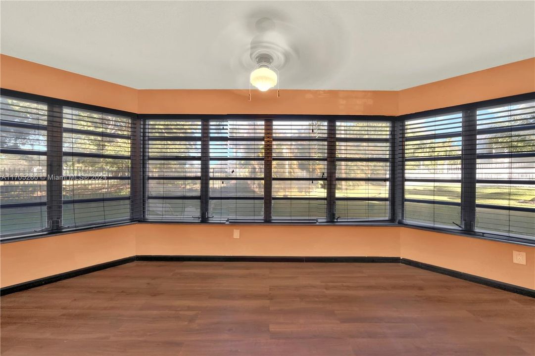 For Sale: $296,500 (2 beds, 2 baths, 1789 Square Feet)