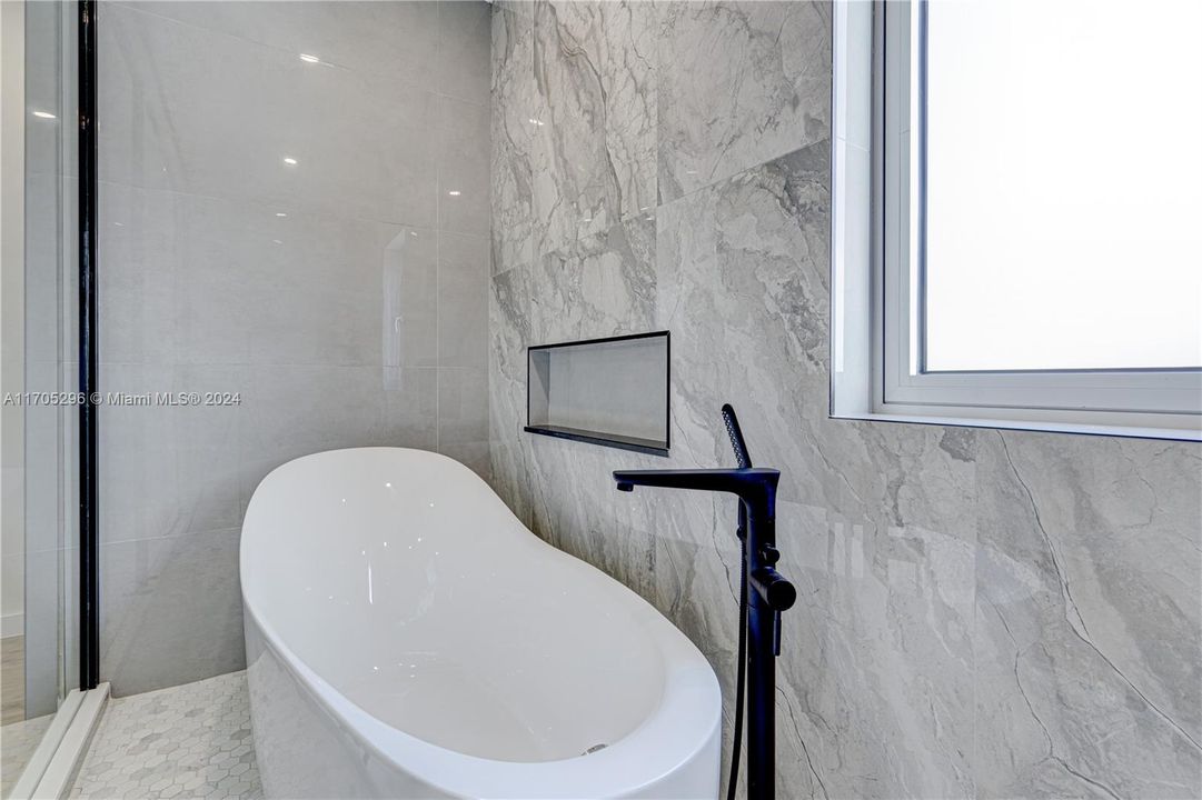 Недавно арендовано: $6,500 (4 спален, 4 ванн, 3129 Квадратных фут)