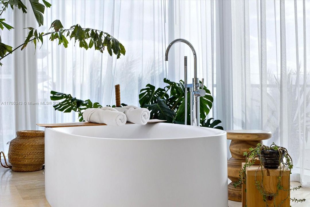 Recently Rented: $32,000 (2 beds, 2 baths, 2233 Square Feet)