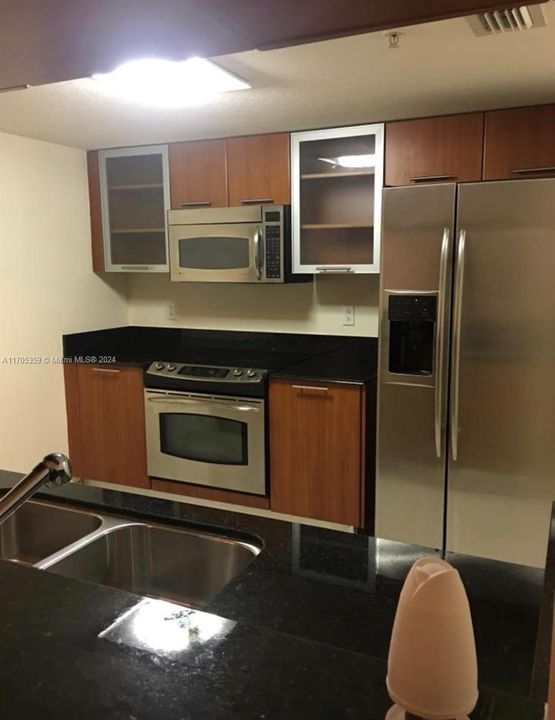 В аренду: $3,500 (1 спален, 1 ванн, 1095 Квадратных фут)