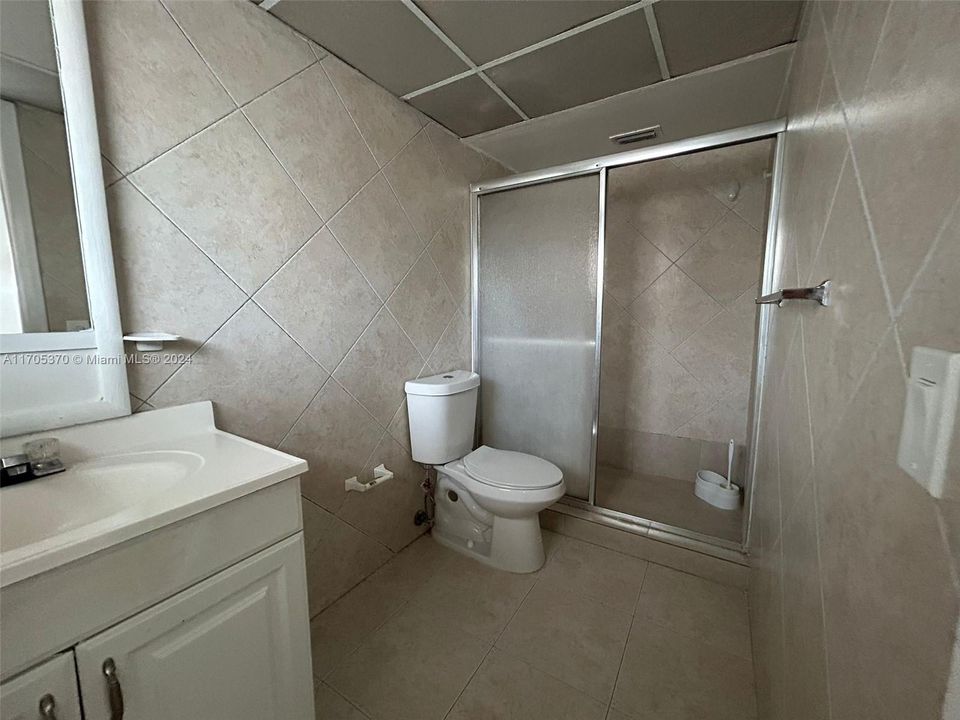 На продажу: $228,000 (2 спален, 2 ванн, 1271 Квадратных фут)