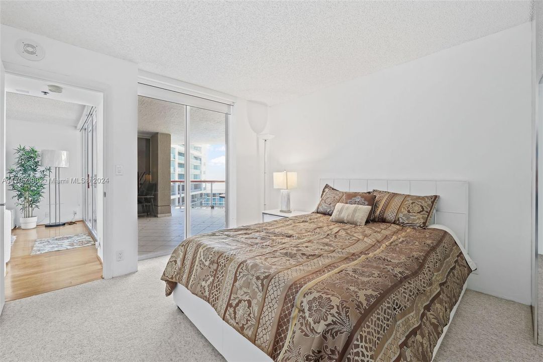 Недавно арендовано: $3,300 (2 спален, 2 ванн, 1020 Квадратных фут)