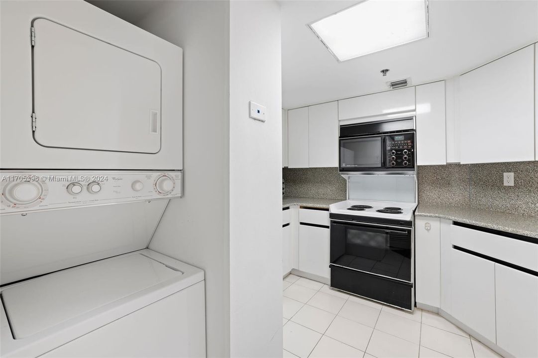 Недавно арендовано: $3,300 (2 спален, 2 ванн, 1020 Квадратных фут)