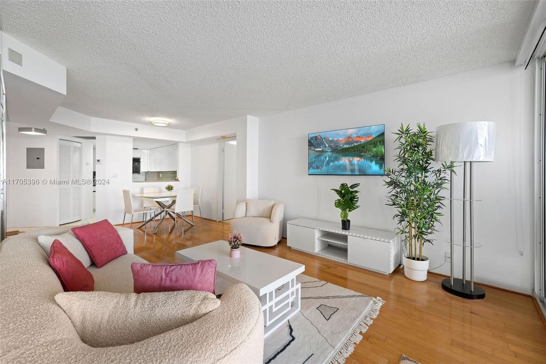 Недавно арендовано: $3,300 (2 спален, 2 ванн, 1020 Квадратных фут)