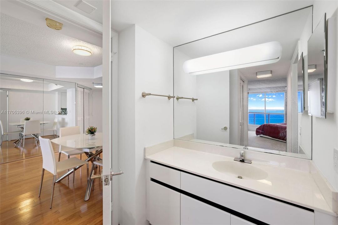 Недавно арендовано: $3,300 (2 спален, 2 ванн, 1020 Квадратных фут)