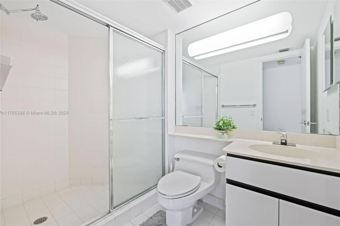 Недавно арендовано: $3,300 (2 спален, 2 ванн, 1020 Квадратных фут)