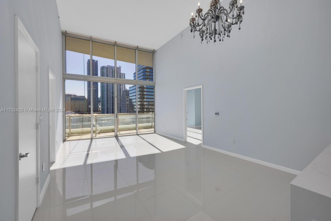 For Sale: $1,600,000 (2 beds, 2 baths, 1518 Square Feet)