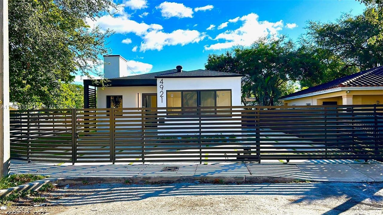 En Venta: $1,199,999 (4 camas, 2 baños, 1267 Pies cuadrados)