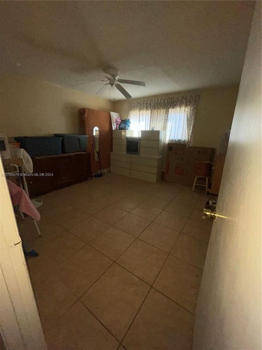 En Venta: $350,000 (3 camas, 2 baños, 1400 Pies cuadrados)