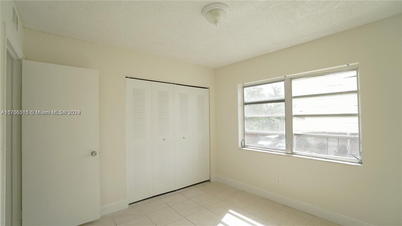 Active With Contract: $2,100 (2 beds, 2 baths, 840 Square Feet)