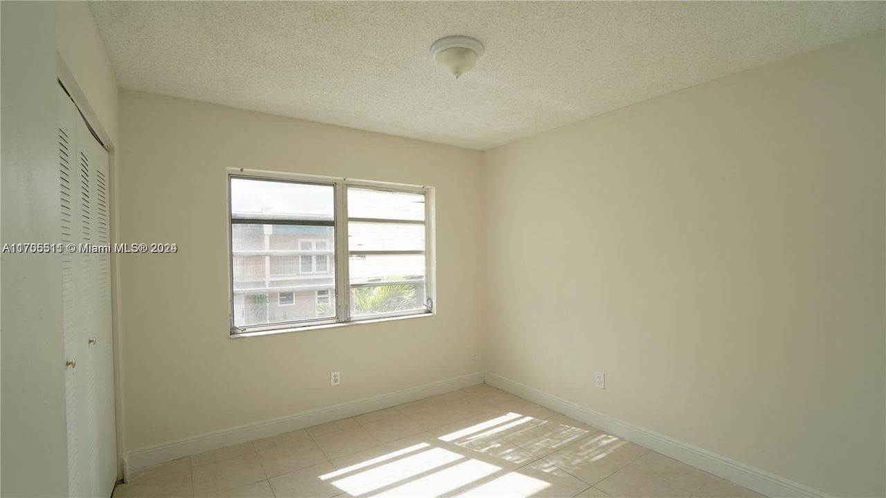 Active With Contract: $2,100 (2 beds, 2 baths, 840 Square Feet)