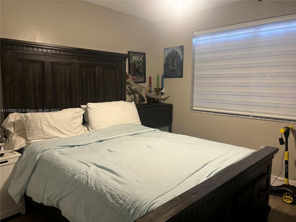 Active With Contract: $2,700 (2 beds, 2 baths, 1199 Square Feet)