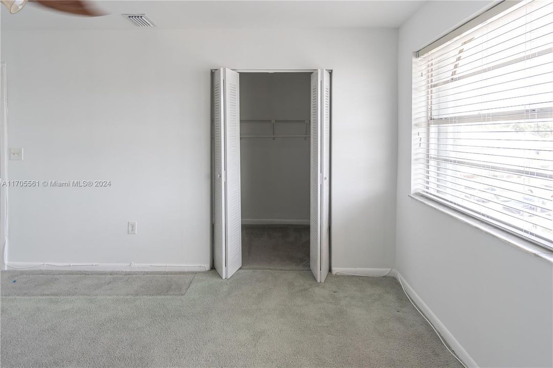 Active With Contract: $2,350 (3 beds, 2 baths, 1630 Square Feet)