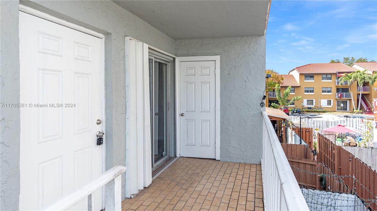 Active With Contract: $2,350 (3 beds, 2 baths, 1630 Square Feet)