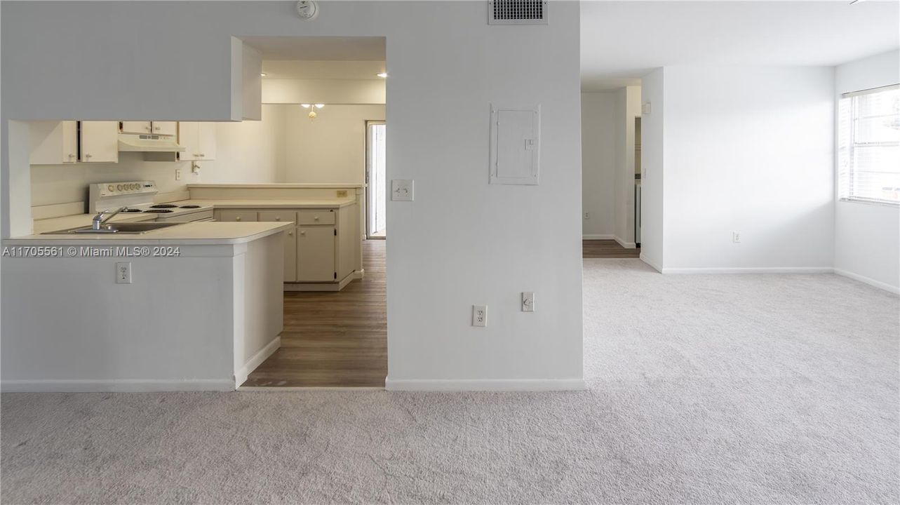 Active With Contract: $2,350 (3 beds, 2 baths, 1630 Square Feet)