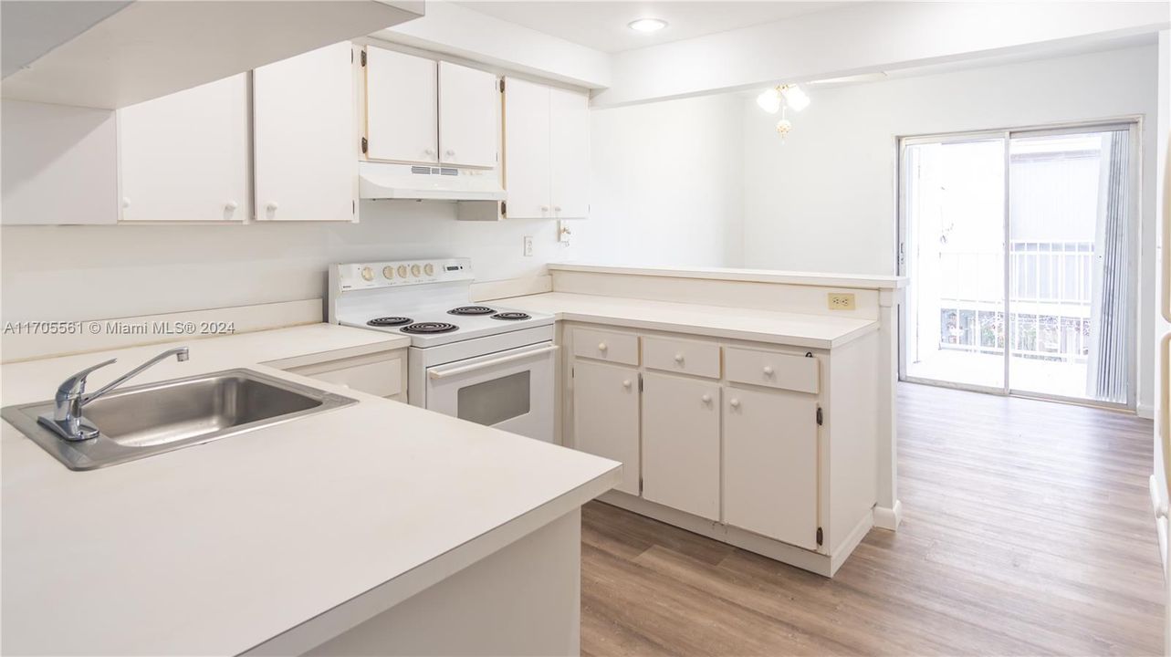 Active With Contract: $2,350 (3 beds, 2 baths, 1630 Square Feet)