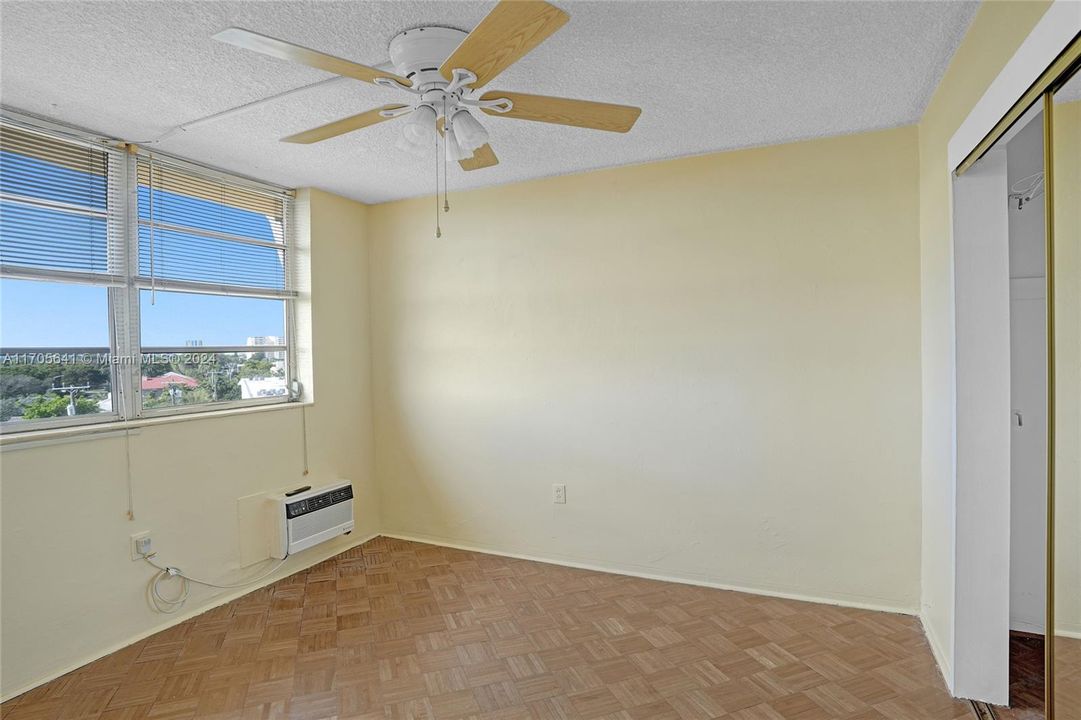 For Sale: $185,000 (2 beds, 1 baths, 650 Square Feet)