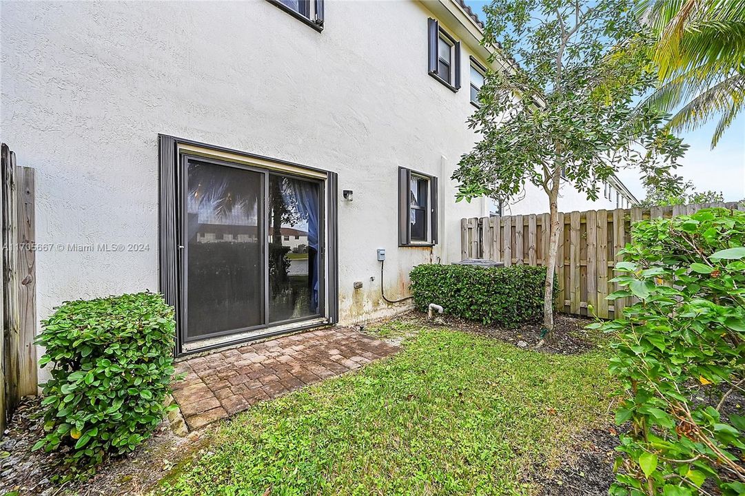 For Sale: $479,900 (3 beds, 2 baths, 1642 Square Feet)