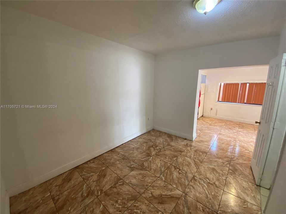 For Rent: $1,300 (1 beds, 1 baths, 2602 Square Feet)