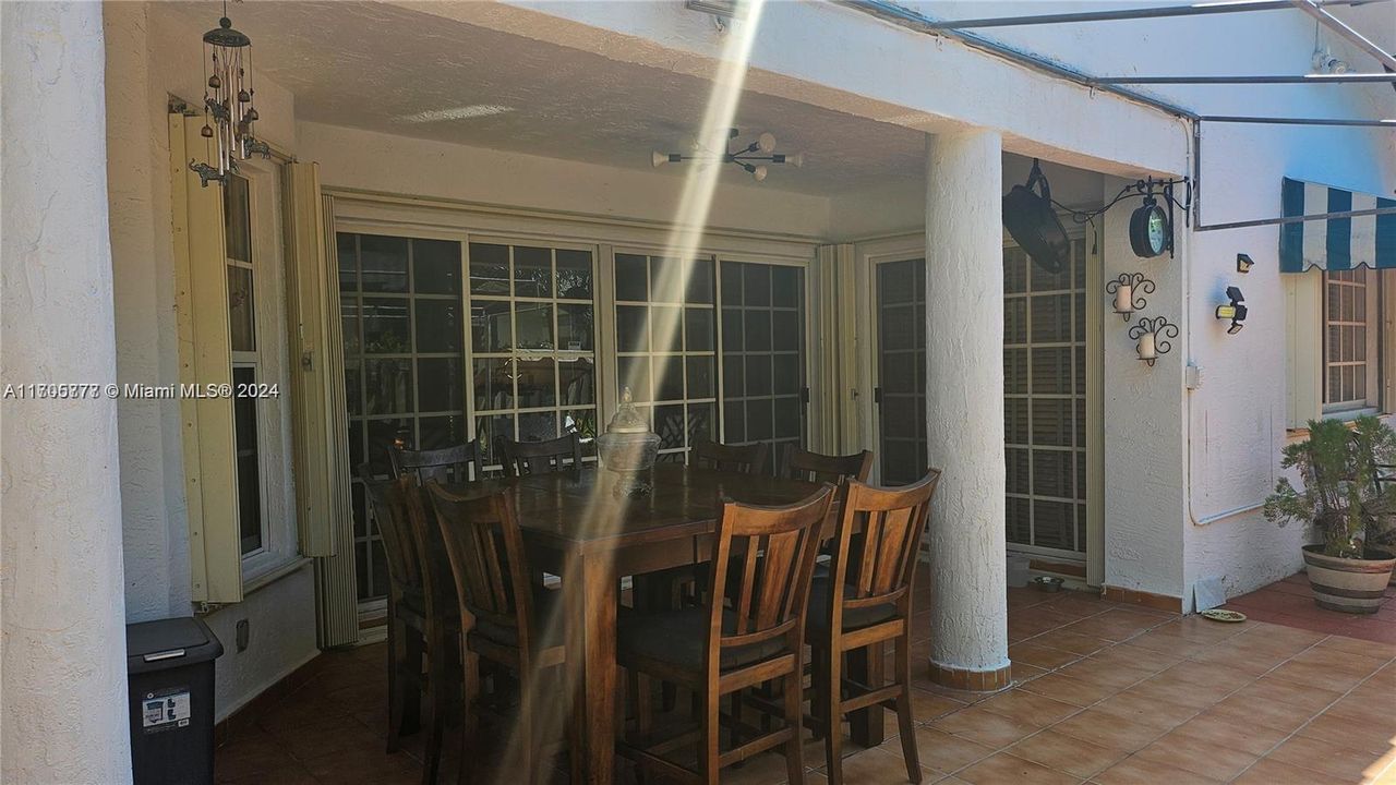 En Venta: $734,890 (3 camas, 2 baños, 1913 Pies cuadrados)