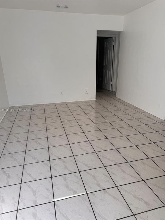 For Rent: $1,600 (1 beds, 1 baths, 9468 Square Feet)