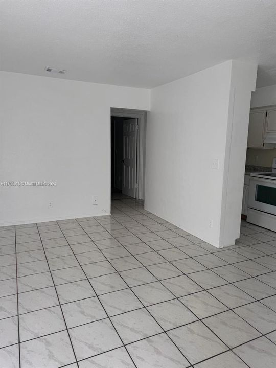 For Rent: $1,600 (1 beds, 1 baths, 9468 Square Feet)